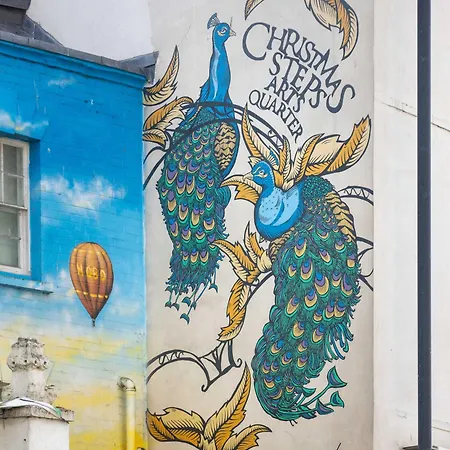 Two Bedroom Townhouse In Christmas Steps * Bristol