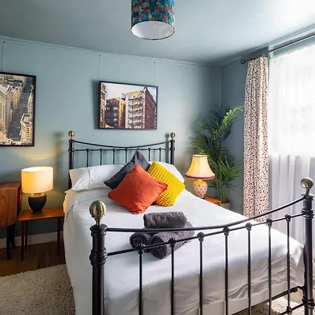 Two Bedroom Townhouse In Christmas Steps شقة بريستول