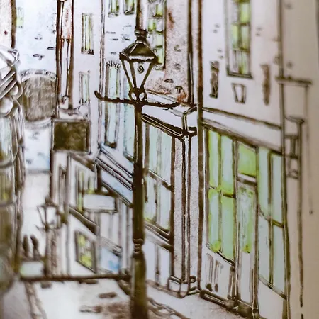 Two Bedroom Townhouse In Christmas Steps *